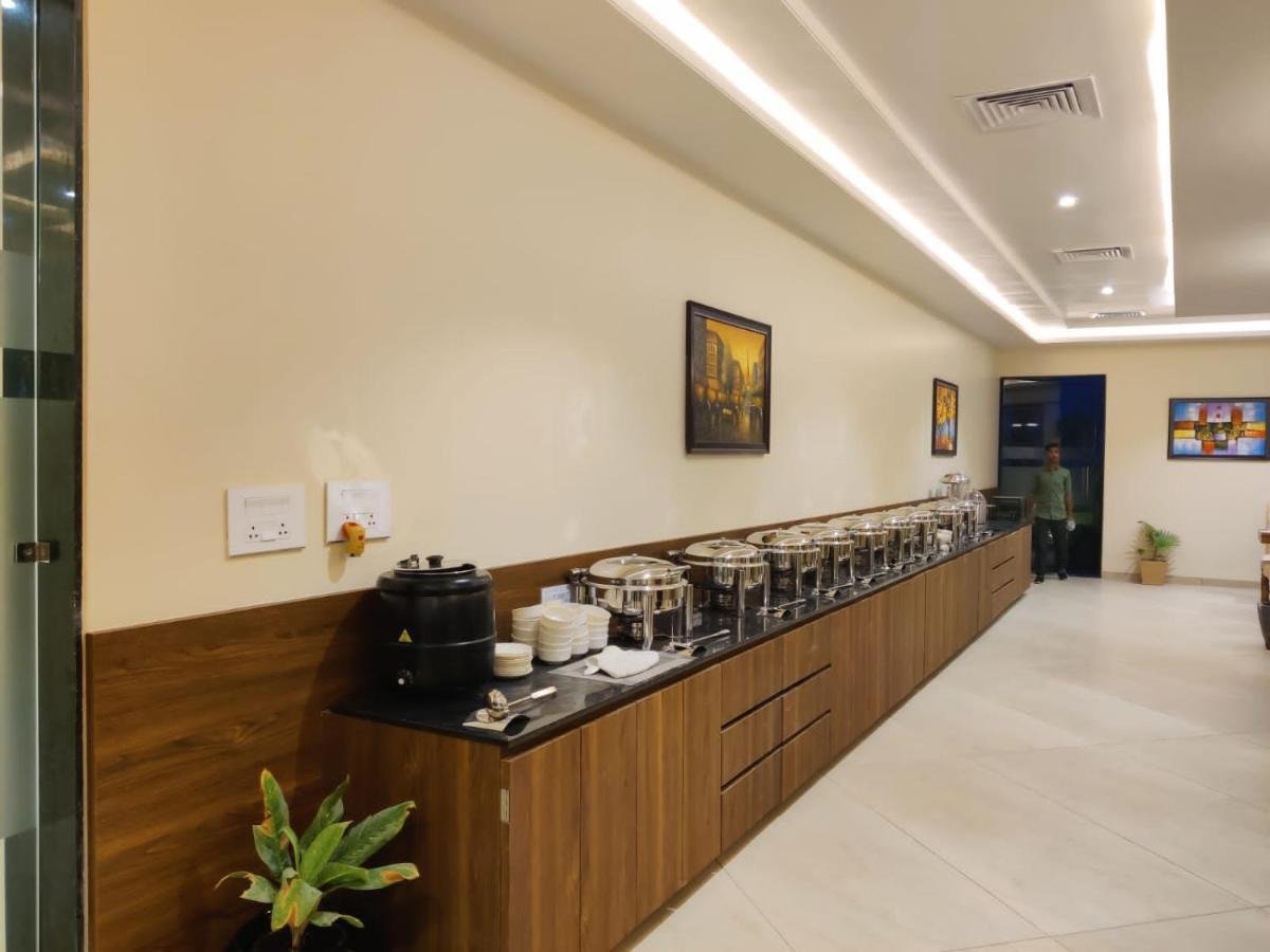 The Imperial Prime Clarks Inn Suites, 皮尔瓦拉 外观 照片
