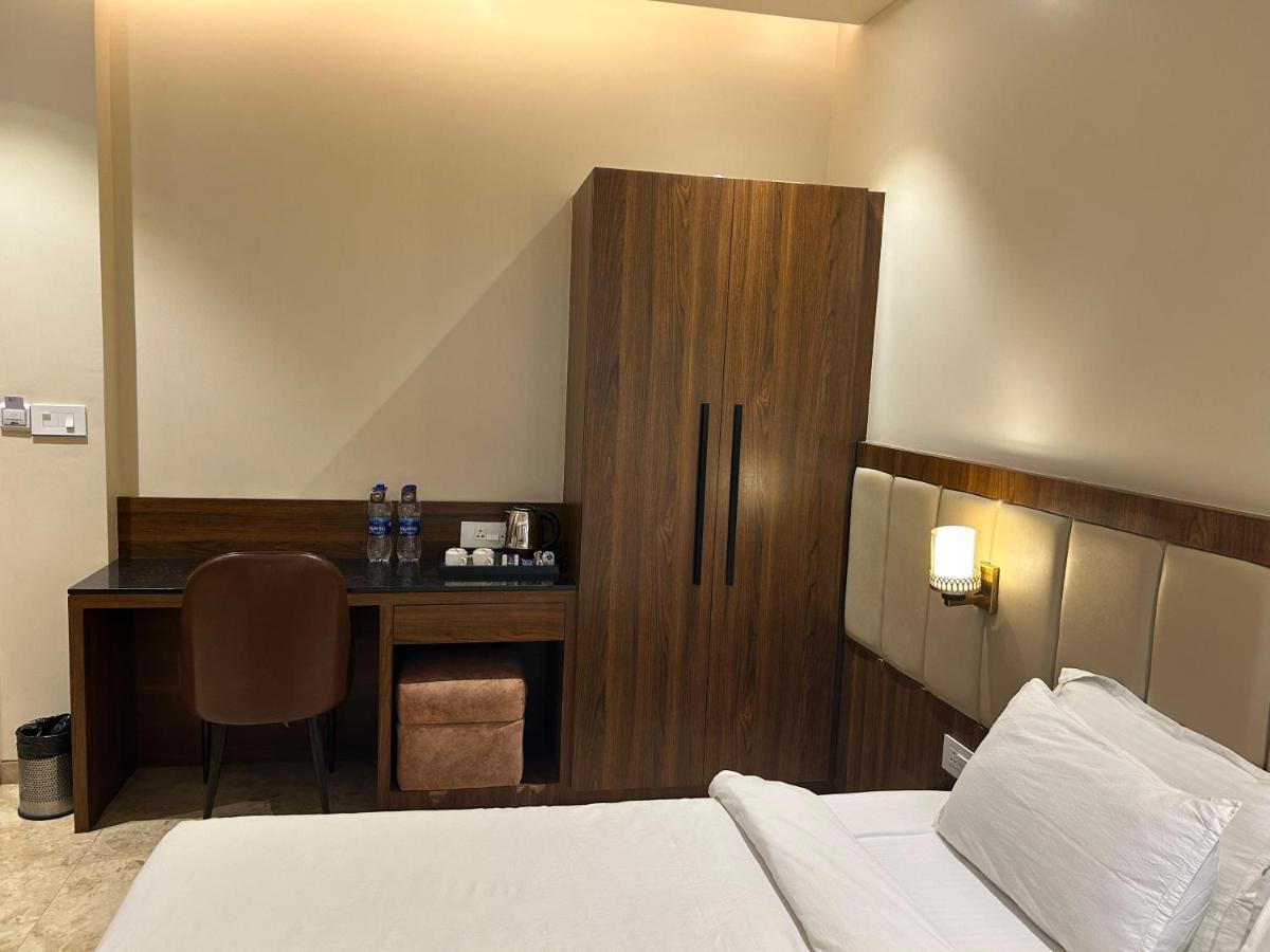 The Imperial Prime Clarks Inn Suites, 皮尔瓦拉 外观 照片
