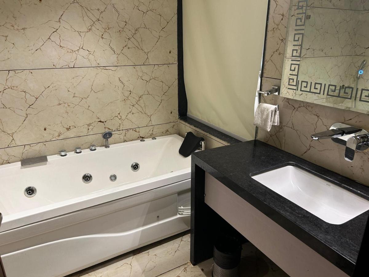 The Imperial Prime Clarks Inn Suites, 皮尔瓦拉 外观 照片